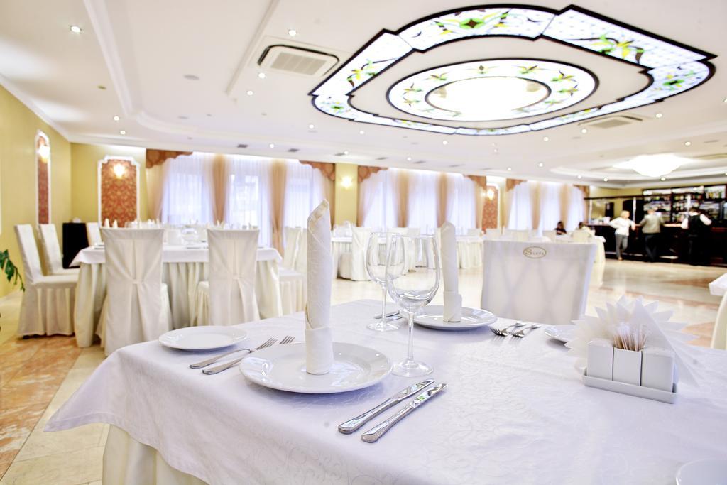 Slava Hotel Zaporizhia ภายนอก รูปภาพ