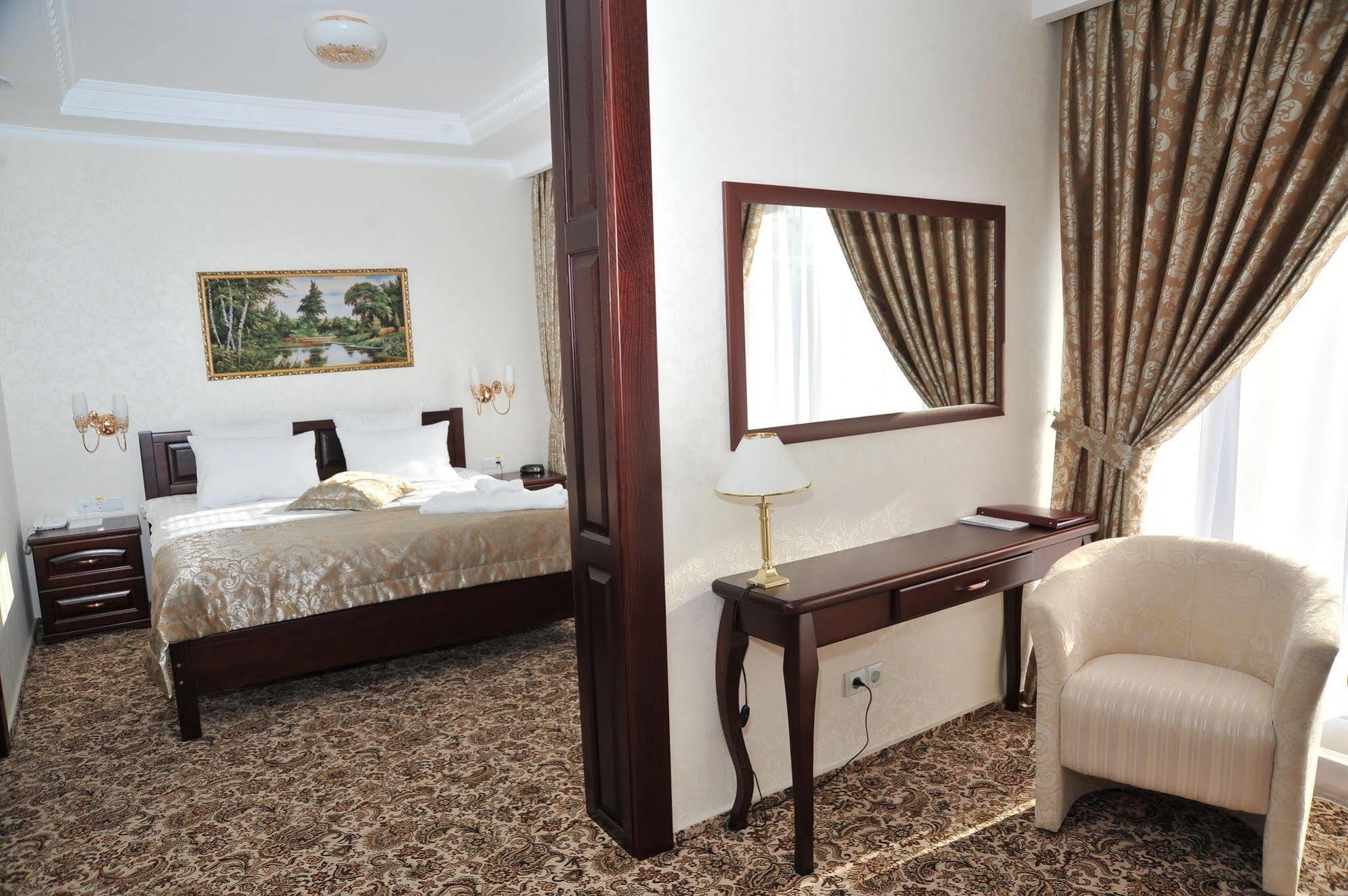 Slava Hotel Zaporizhia ภายนอก รูปภาพ